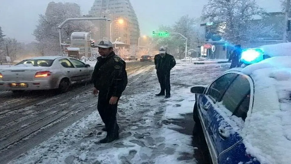 هشدار پلیس راه درباره شرایط زمستانی و توصیه‌های ایمنی در جاده‌ها / از انجام سفرهای اردویی بپرهیزید