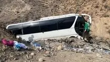 واژگونی هولناک اتوبوس در جاده هراز/ حادثه بدون فوتی یا مصدومیت جدی