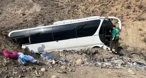 واژگونی هولناک اتوبوس در جاده هراز/ حادثه بدون فوتی یا مصدومیت جدی