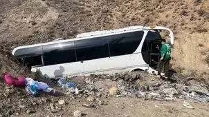 واژگونی هولناک اتوبوس در جاده هراز/ حادثه بدون فوتی یا مصدومیت جدی