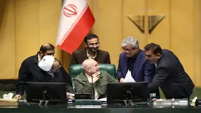 عکسی که فارس از قالیباف در جلسه علنی مجلس منتشر کرد