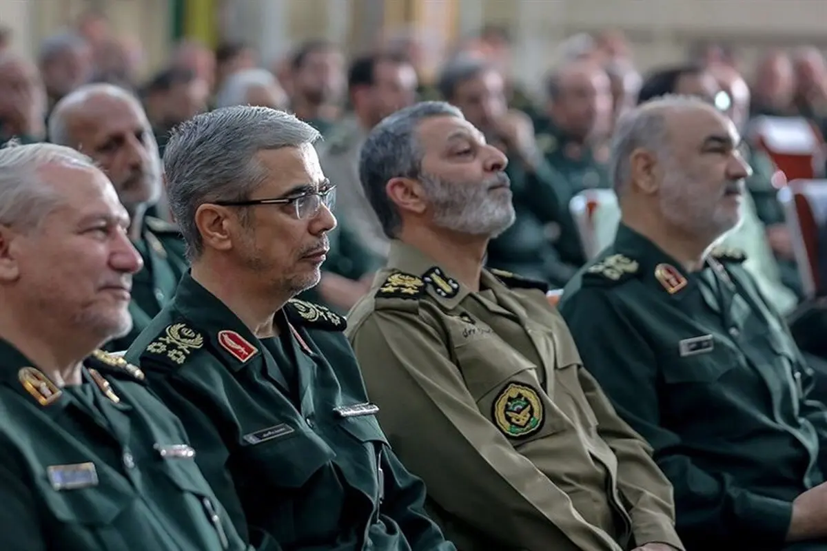 پیام فرماندهان کل ارتش و سپاه به وزیر دفاع دولت رئیسی

