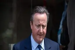 اظهارات مداخله‌جویانه کامرون درباره غزه پس از جنگ در دیدارش با امیر قطر


