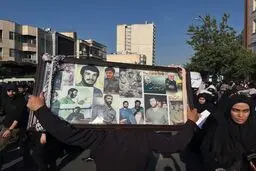 پخش زنده شبکه‌های تلویزیونی داخلی و خارجی از مراسم تشییع ابراهیم رئیسی و همراهانش