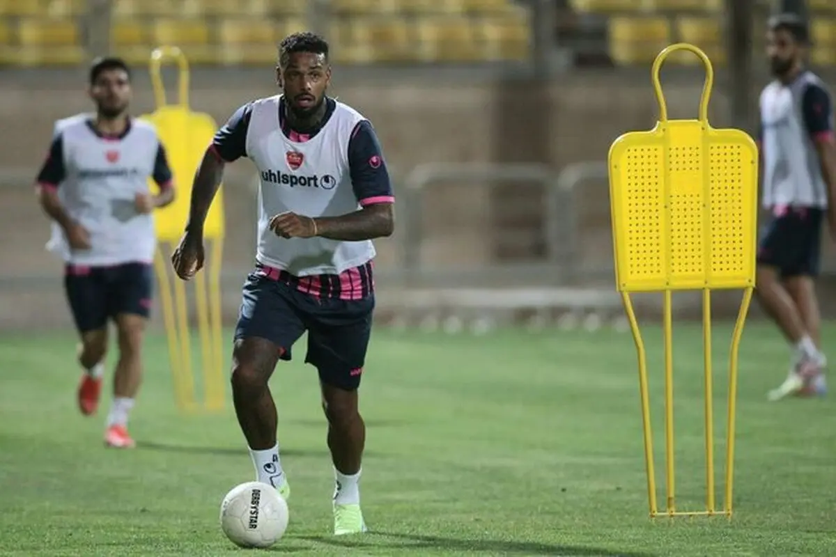 لوکادیا در تمرین پرسپولیس حاضر شد