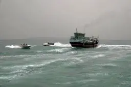 یک شناور حامل سوخت قاچاق توقیف شد 