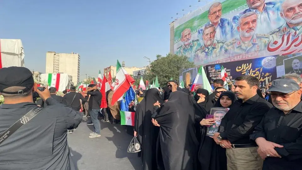 حضور محمد مخبر در مراسم تشییع شهدای اقتدار + عکس 
