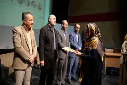 تجلیل از 8 پیشکسوت و هنرمند هنرهای سنتی و صنایع‌دستی شهرستان همدان 