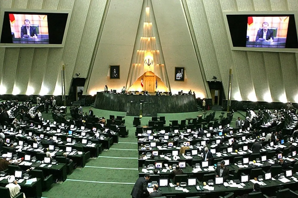 چه کسانی نمی‌توانند کاندیدای انتخابات مجلس شوند؟

