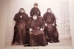 ۳ هزار قطعه عکس تاریخی کاخ گلستان طبقه‌بندی شد
