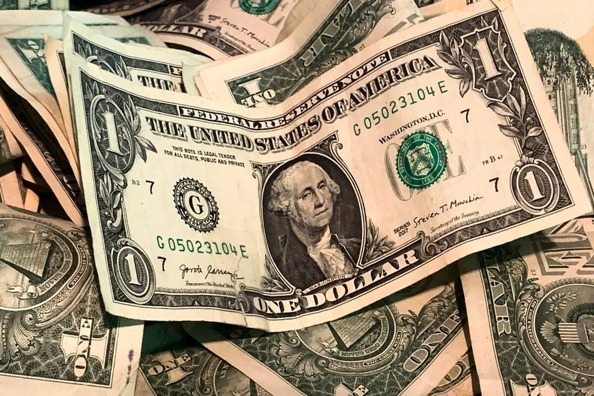 قیمت دلار فردایی؛ سه شنبه ۱۰ تیر ۱۴۰۴/ دلار کانال قیمت جدید را فتح کرد