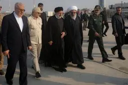 Raeisi visits Asaluyeh to inaugurate several projects