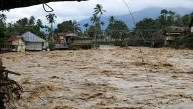 تلفات سیلاب مرگبار اندونزی به هزارو ۲۰۰ نفر رسید + ویدیو