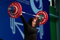 فاطمه یوسفی قهرمان وزنه‌برداری سنگین وزن ایران شد