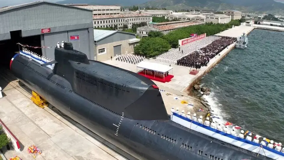 ناوگان کره شمالی چه نوع زیردریایی هایی دارد؟/ عکس