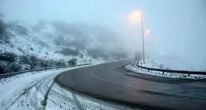 جاده‌های کوهستانی مازندران برفی و لغزنده است