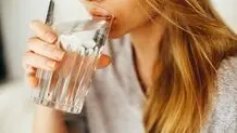یک تحقیق جدید درباره نیاز زنان به ۱۲ لیوان آب در روز