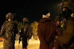 اسارت حدود ۷۰ فلسطینی از جمله چند رهبر حماس در کرانه باختری

