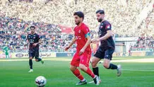 ورزشگاه آرنا مملو از تماشاگر بدون حضور زنان