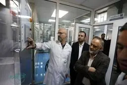 ساخت ایمپلنت‌های دندان در همدان