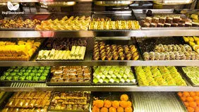 خرید شیرینی در آستانه شب یلدا نصف شد