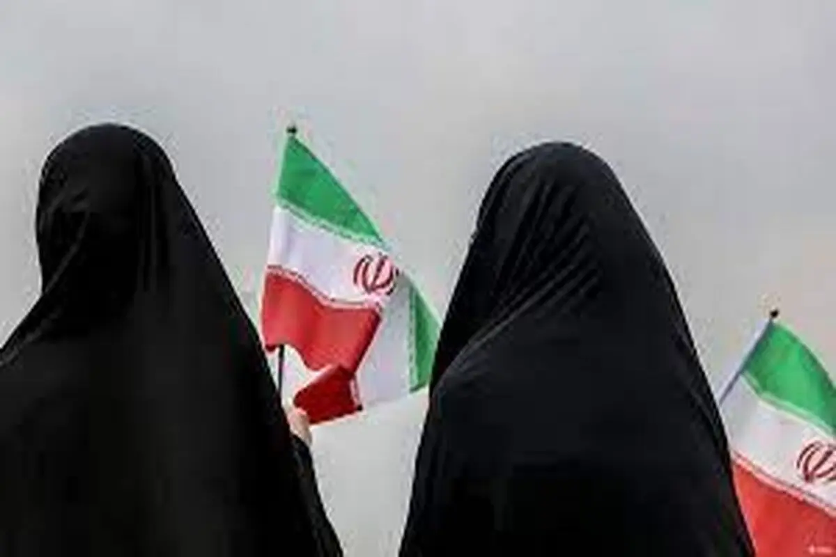 حل مسئله حجاب باید توسط زنان انجام شود