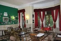 کافه؛ مدرسه زیست اجتماعی

