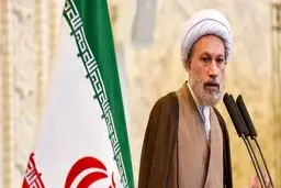 امام جمعه شیراز: در زمان غیبت، حجت بر ما امام خامنه‌ای است