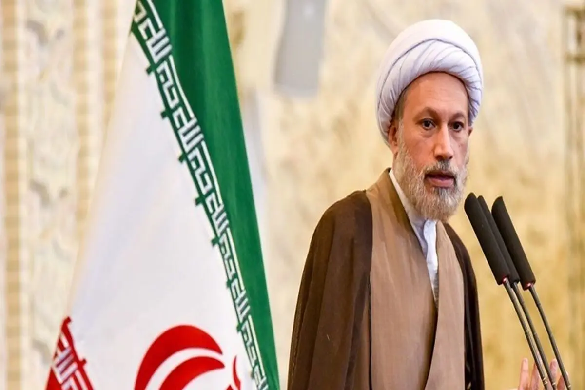 امام جمعه شیراز: در زمان غیبت، حجت بر ما امام خامنه‌ای است