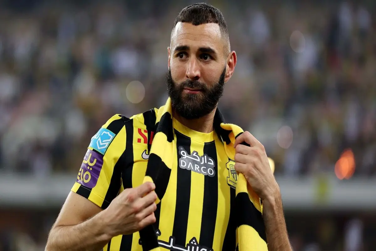 کریم بنزما شایعه انتقال به الهلال را تکذیب کرد /  «چرا باید به الهلال بروم؟!»