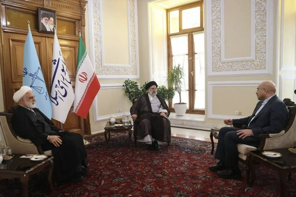 تاکید سران قوا بر تدوین قانون جامع برای عفاف و حجاب