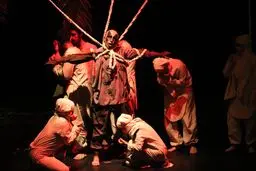 نمایشی از عشق به زمین مادری