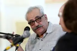 فرزاد موتمن: ساخت فیلم ژانر در تهران دشوار است
