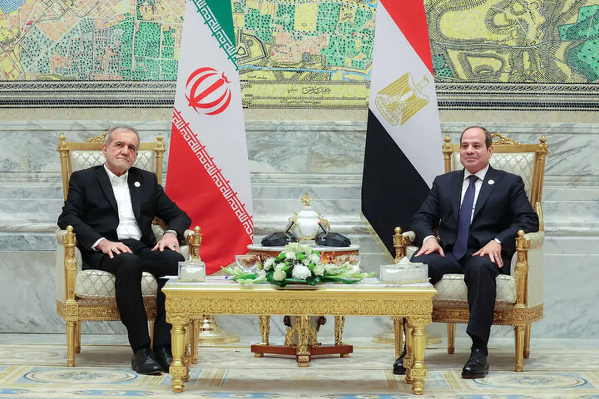 Iran, Egypt presidents stress full restoration of ties

