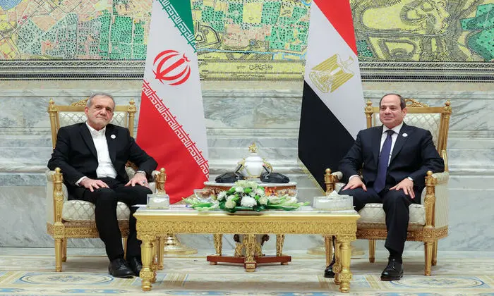 Iran, Egypt presidents stress full restoration of ties
