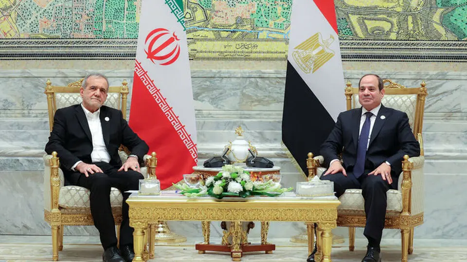 Iran, Egypt presidents stress full restoration of ties
