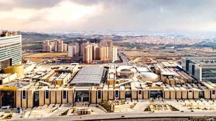پشت ویترین مگامال‌ها
