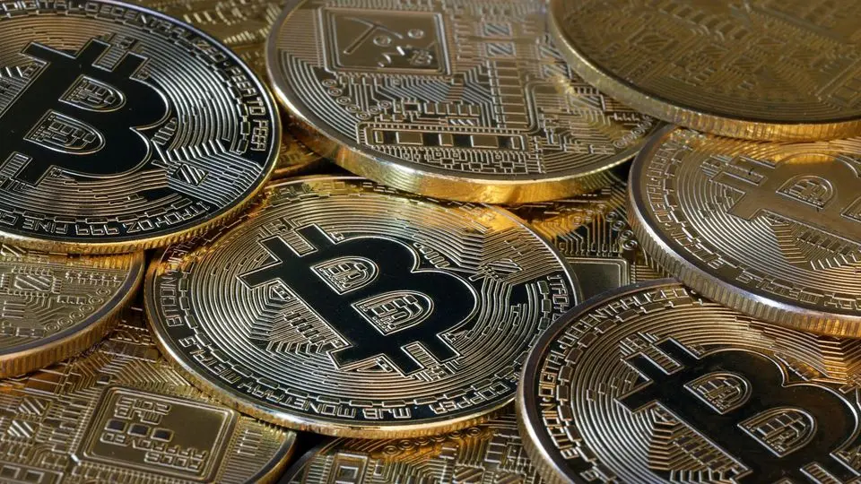 بیت کوین به قله تاریخی قیمت نزدیک شد