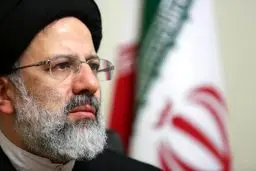 استقبال مادر ابراهیم رئیسی از پیکر فرزندش در فرودگاه مشهد/ ویدئو و عکس