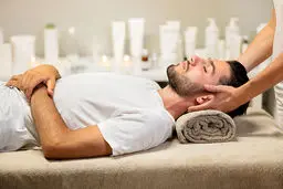 فواید و مضرات ماساژ؛ هر آنچه باید بدانید