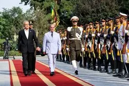 ماجرای تذکر دژبان به پزشکیان چه بود+ ویدئو