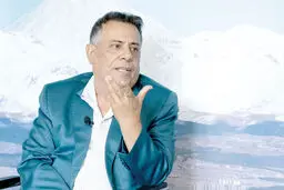 پاکستان؛ یک بازیگر  با  دو  نقش
