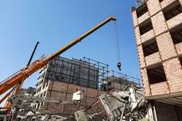 ریزش آوار ساختمانی در خیابان میرداماد/ ۴ نفر مصدوم شدند