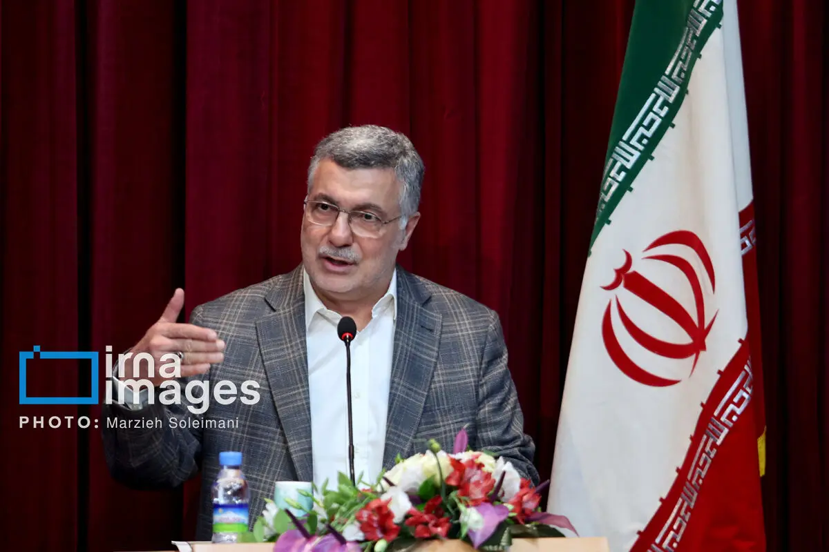 وزیر بهداشت : امسال ۵ هزار نفر در آزمون بورد تخصصی شرکت کردند/ سطح آزمون در بالاترین حد خود برگزار می‌شود 