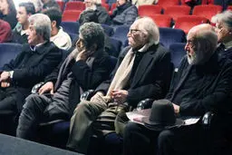 آینده بهترین داور است
