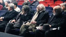 آینده بهترین داور است
