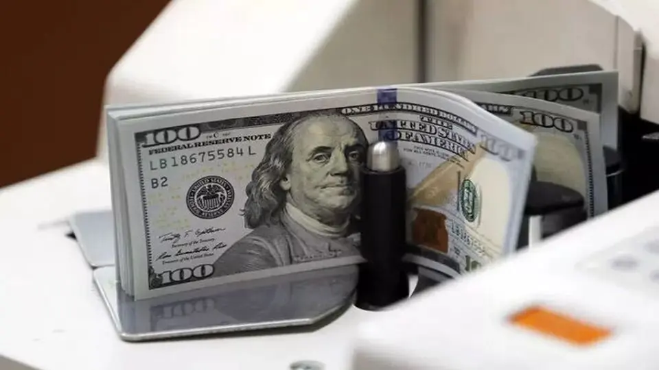 بانک مرکزی: تامین ارز واردات از ۱۲.۳ میلیارد دلار گذشت/ واردات ۹.۴ میلیارد دلار مواد اولیه و ماشین آلات مورد نیاز تجار و صنعتگران