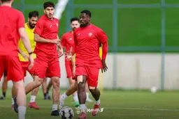 سرژ اوریه همراه با اعضای تیم راهی تهران شد