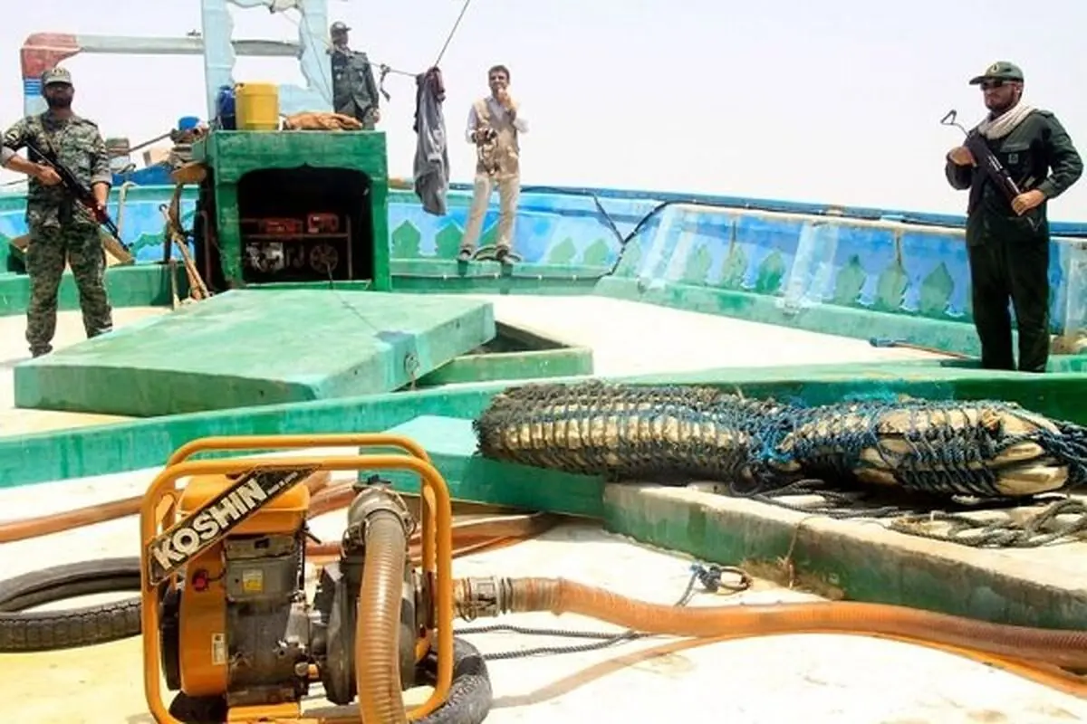 IRGC Navy seize vessel carrying smuggled fuel in Persian Gulf