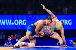 والنسیا شاگرد تیلور طلا گرفت